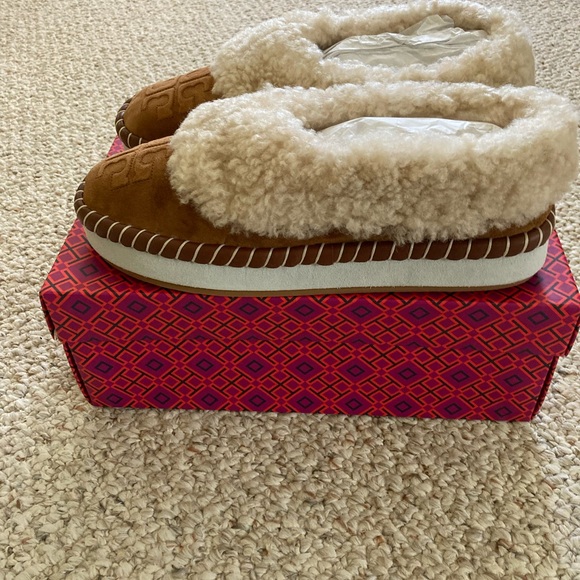 Tory Burch Shearling Slipper - Picture 2 of 4